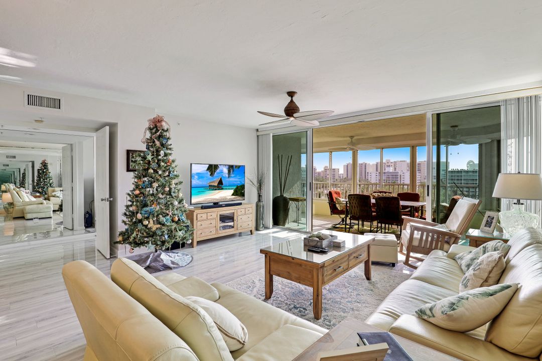 21 Bluebill Ave #603, Naples, FL 34108