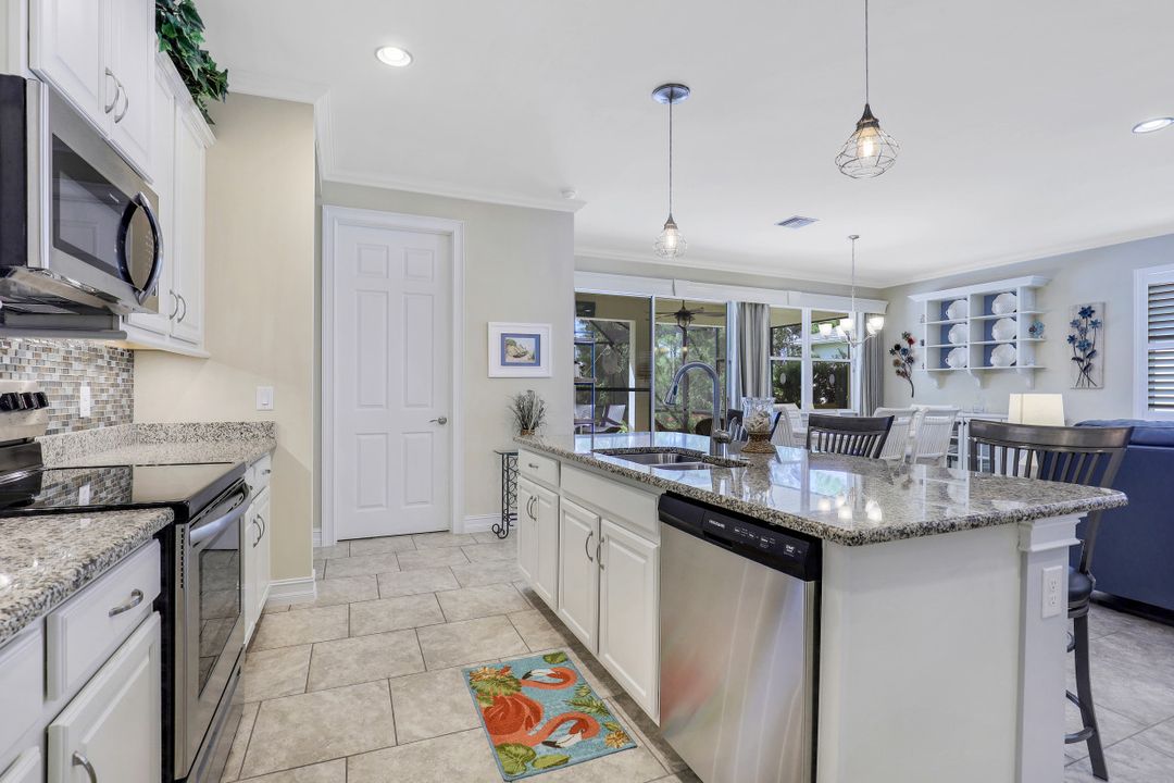 3121 Amadora Cir, Cape Coral, FL 33909