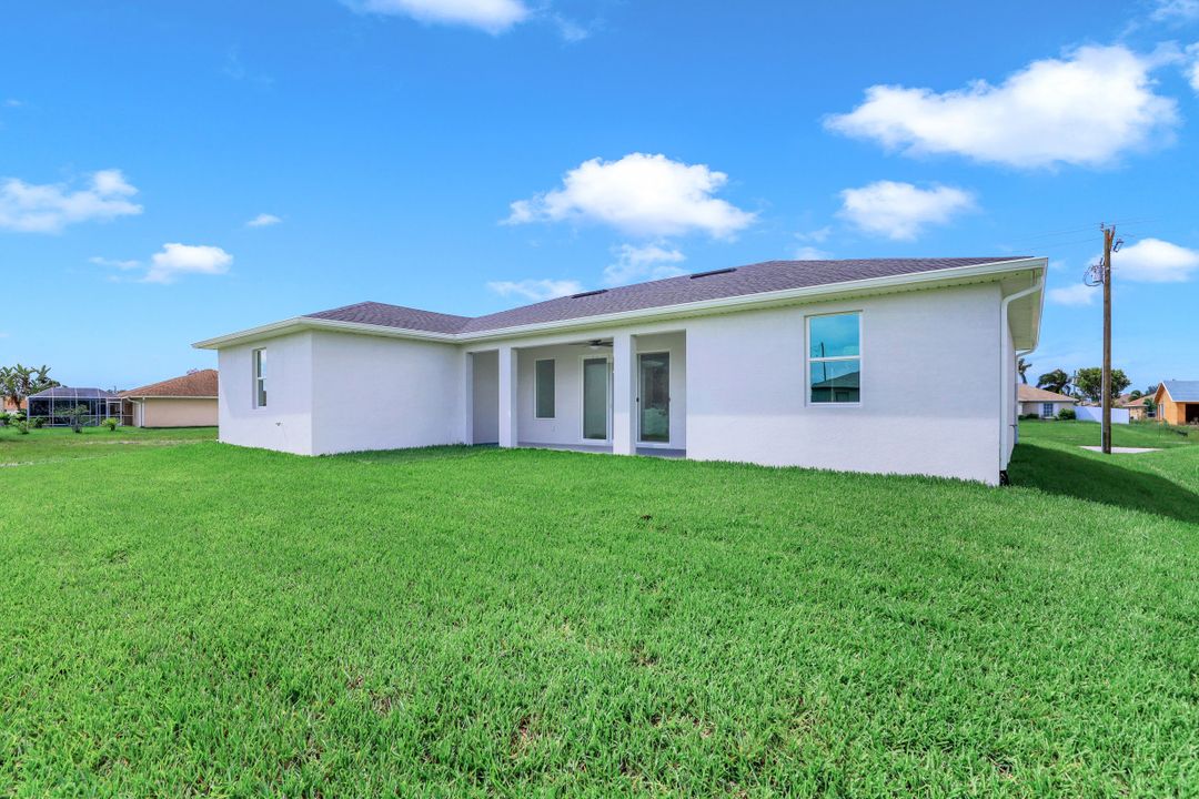 1340 S Gator Cir, Cape Coral, FL 33909