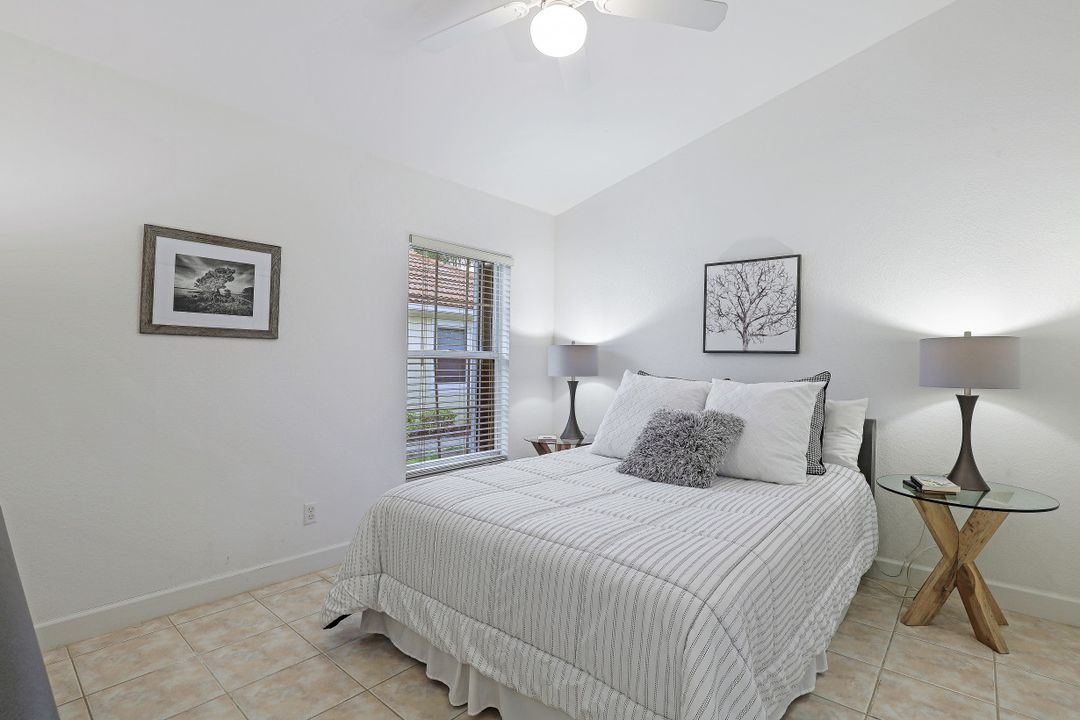 5873 Northridge Dr, Naples, FL 34110