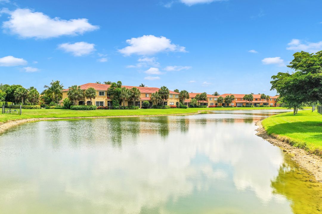 3560 Dandolo Cir, Cape Coral, FL 33909