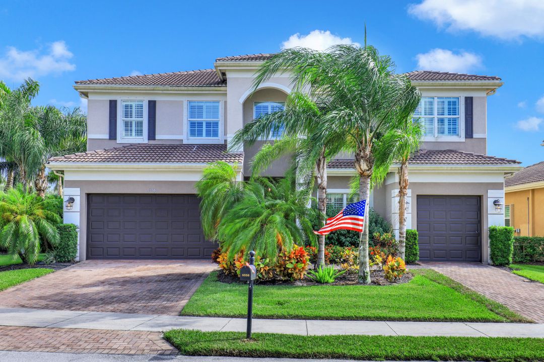 6558 Monterey Point, Naples, FL 34105