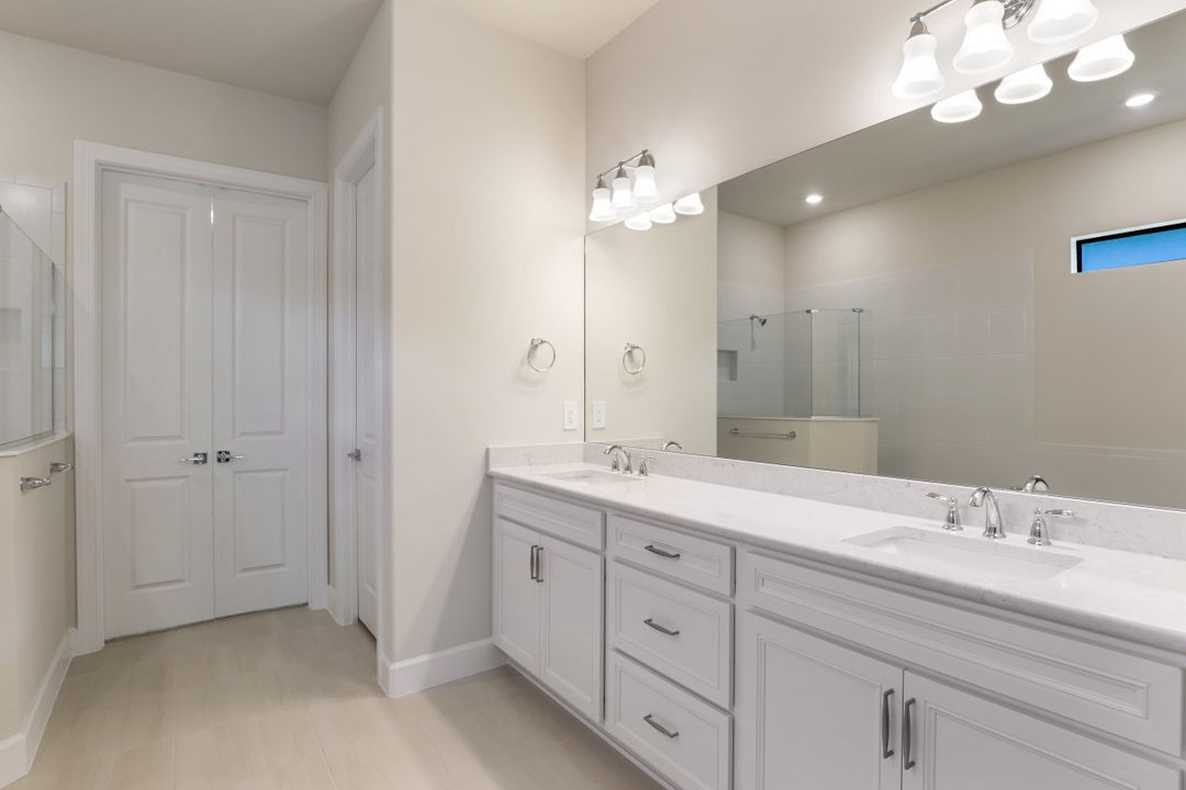 9547 Curlew Dr, Naples, FL 34120