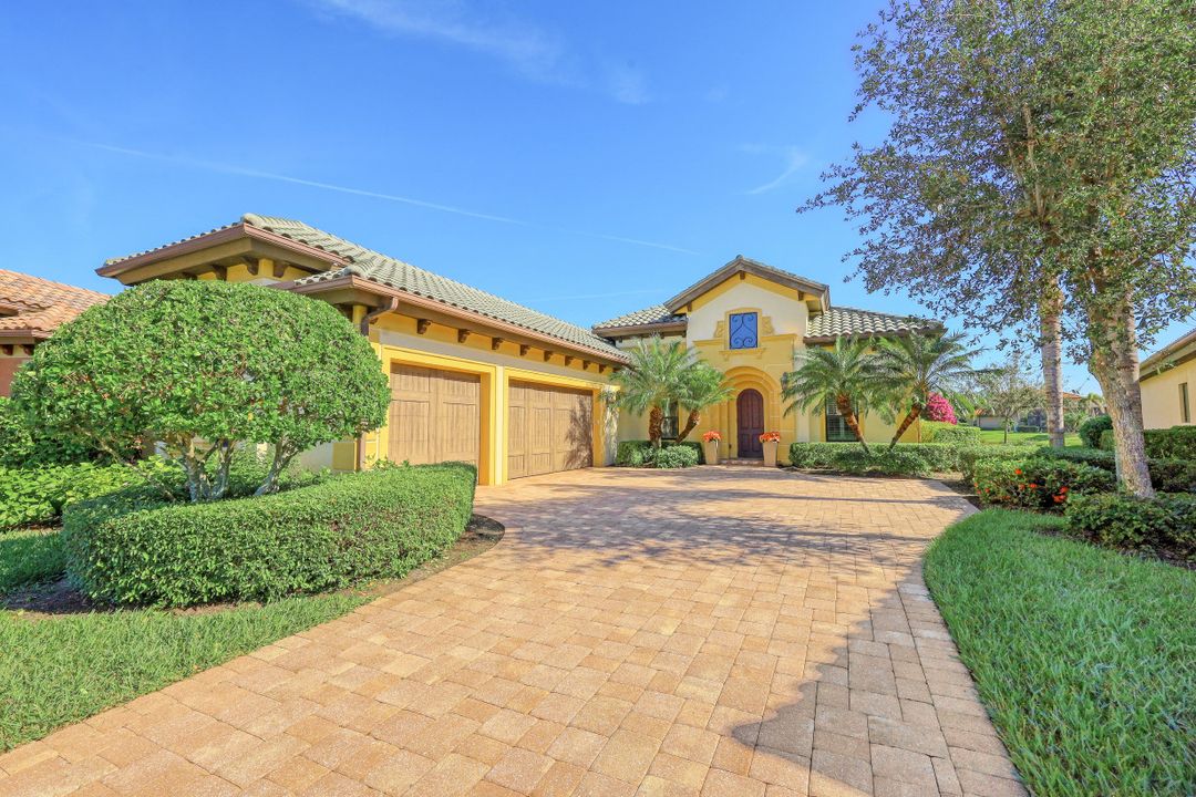 6344 Serano Way, Naples, FL 34113