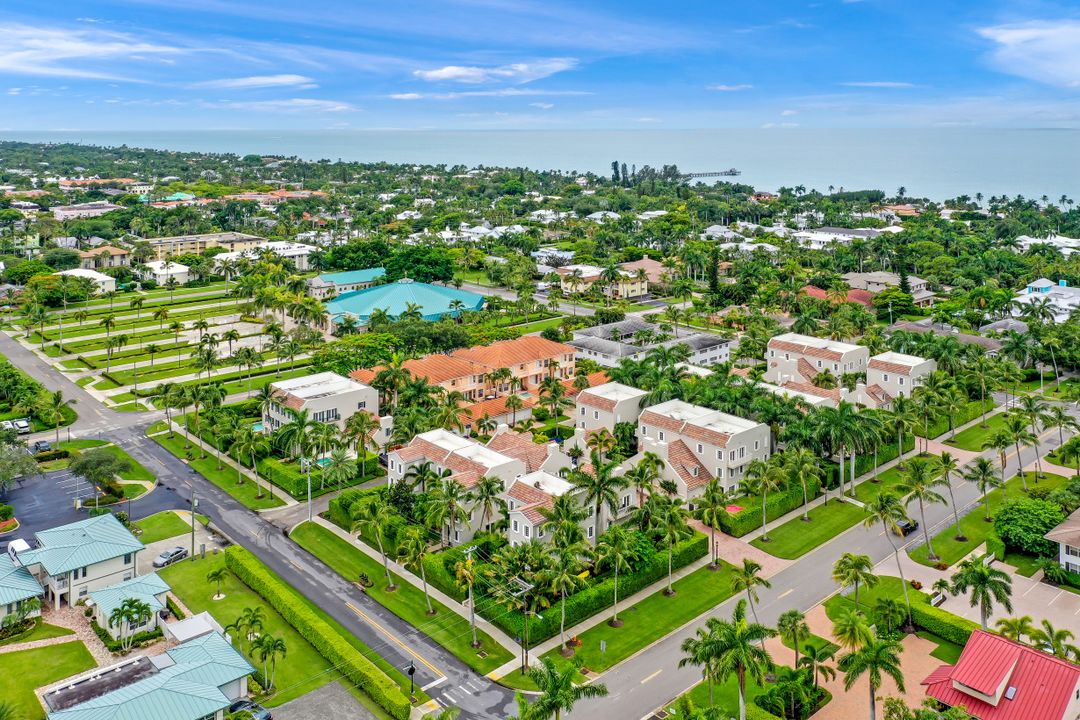 868 4th St S #11, Naples, FL 34102