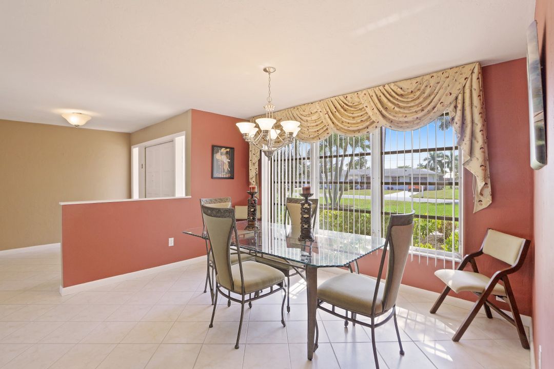 5241 Seagull Ct, Cape Coral, FL 33904