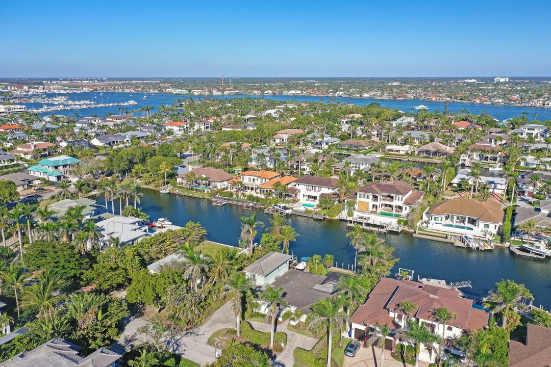 1935 5th St S, Naples, FL 34102