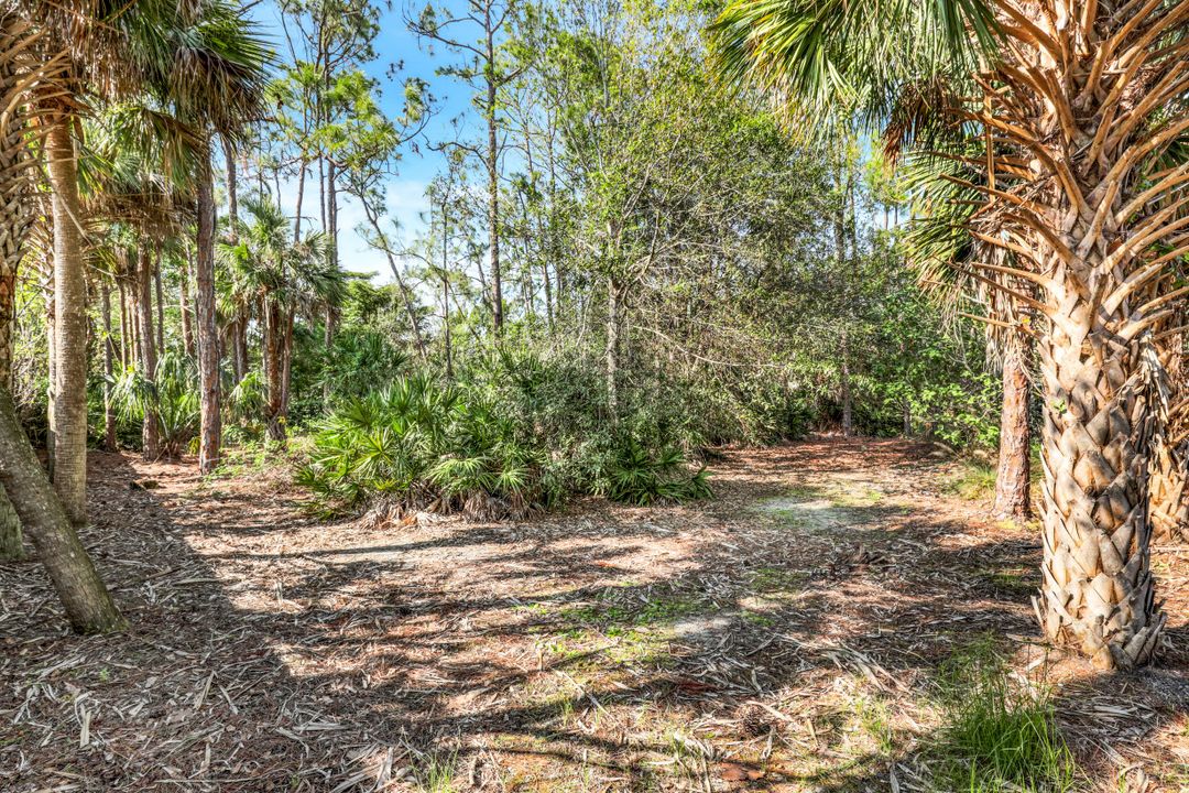 2850 Coach House Way, Naples, FL 34105