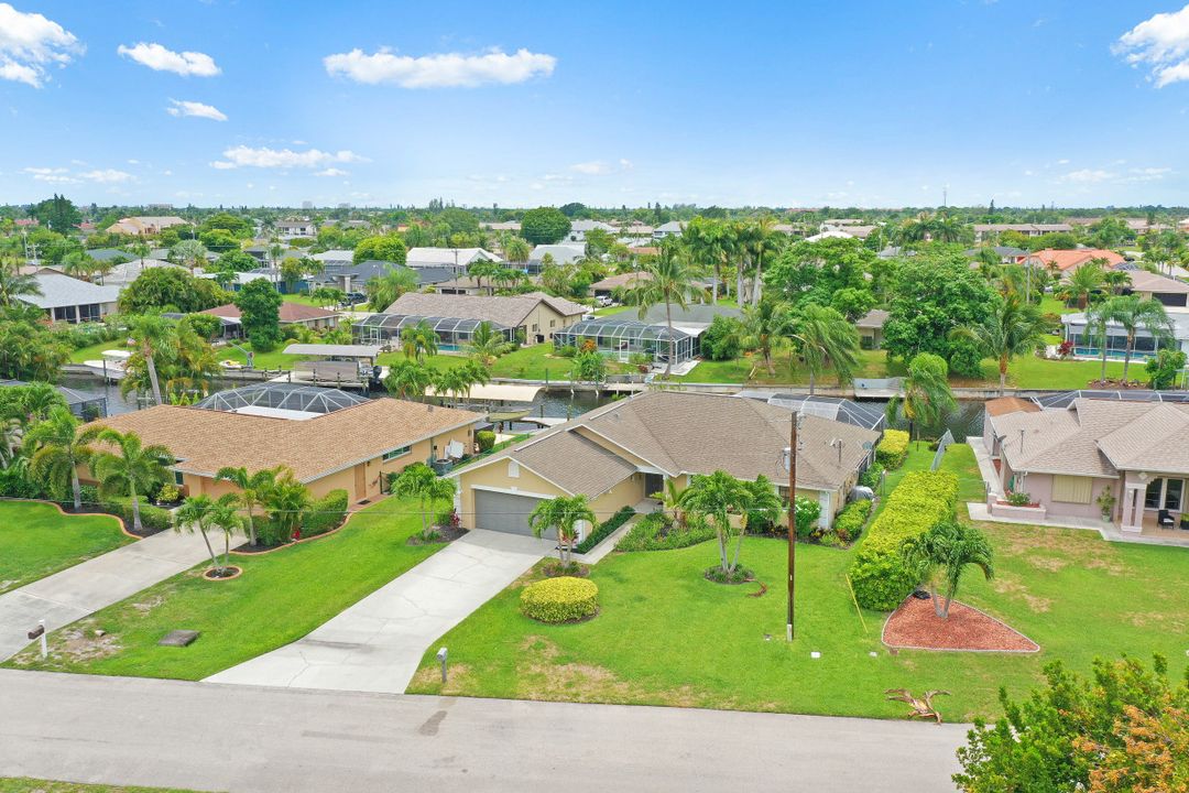 3870 SE 13th Pl, Cape Coral, FL 33904