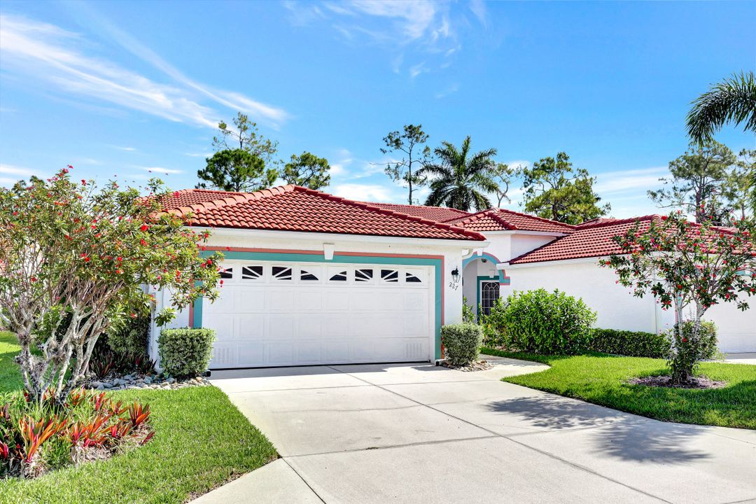 227 Melrose Pl, Naples, FL 34104