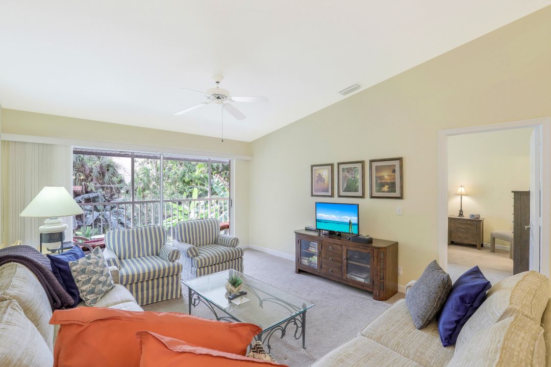 2305 Hidden Lake Dr #4, Naples, FL 34112