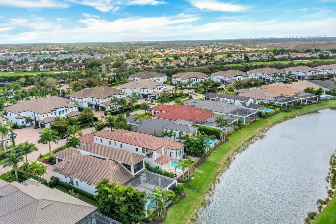 16373 Corsica Way, Naples, FL 34110