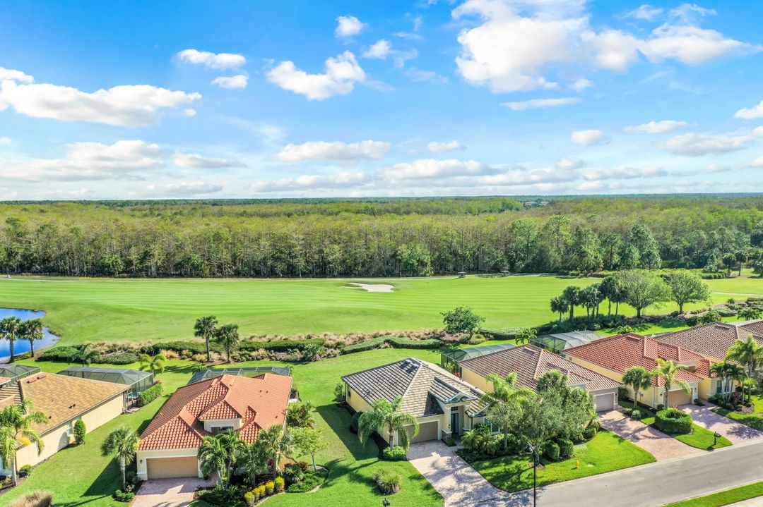 9106 Limestone Ln, Naples, FL 34120