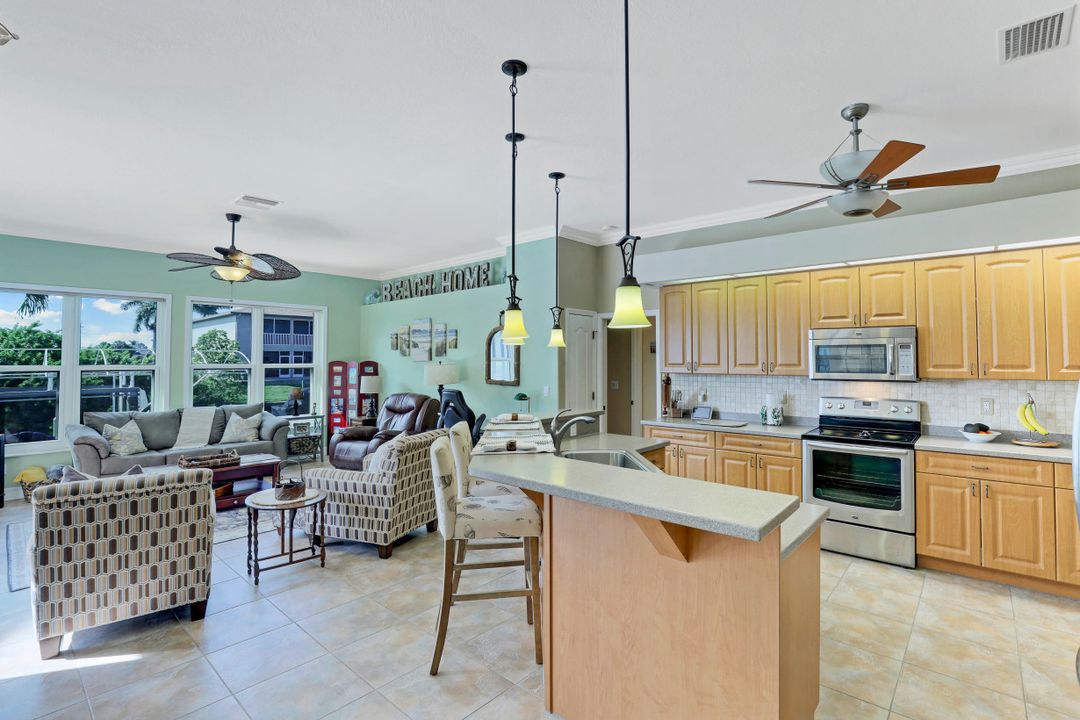 1306 SW 47th St, Cape Coral, FL 33914