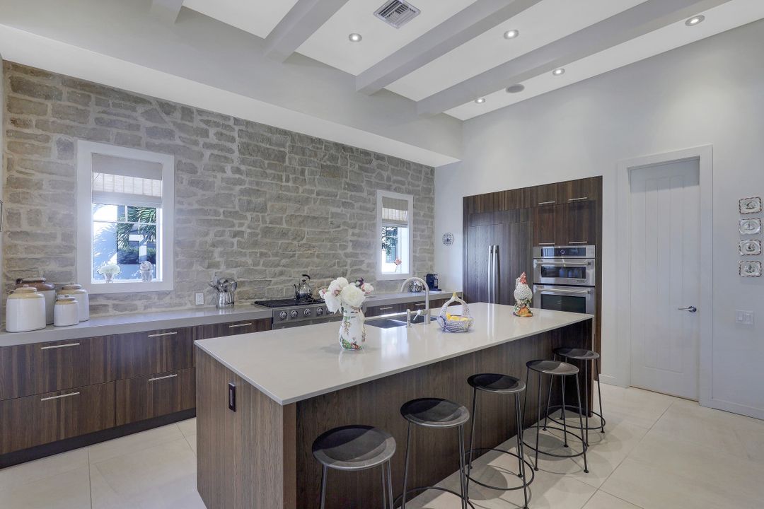 3255 Tavolara Ln, Naples, FL 34114