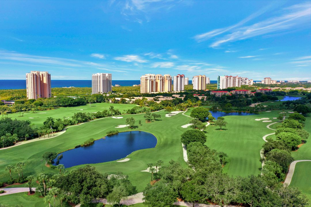 6585 Nicholas Blvd #305, Naples, FL 34108