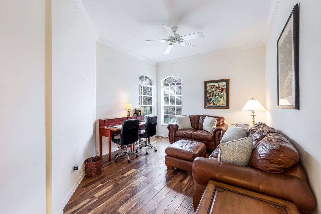 8755 Naples Heritage Dr, Naples, FL 34112