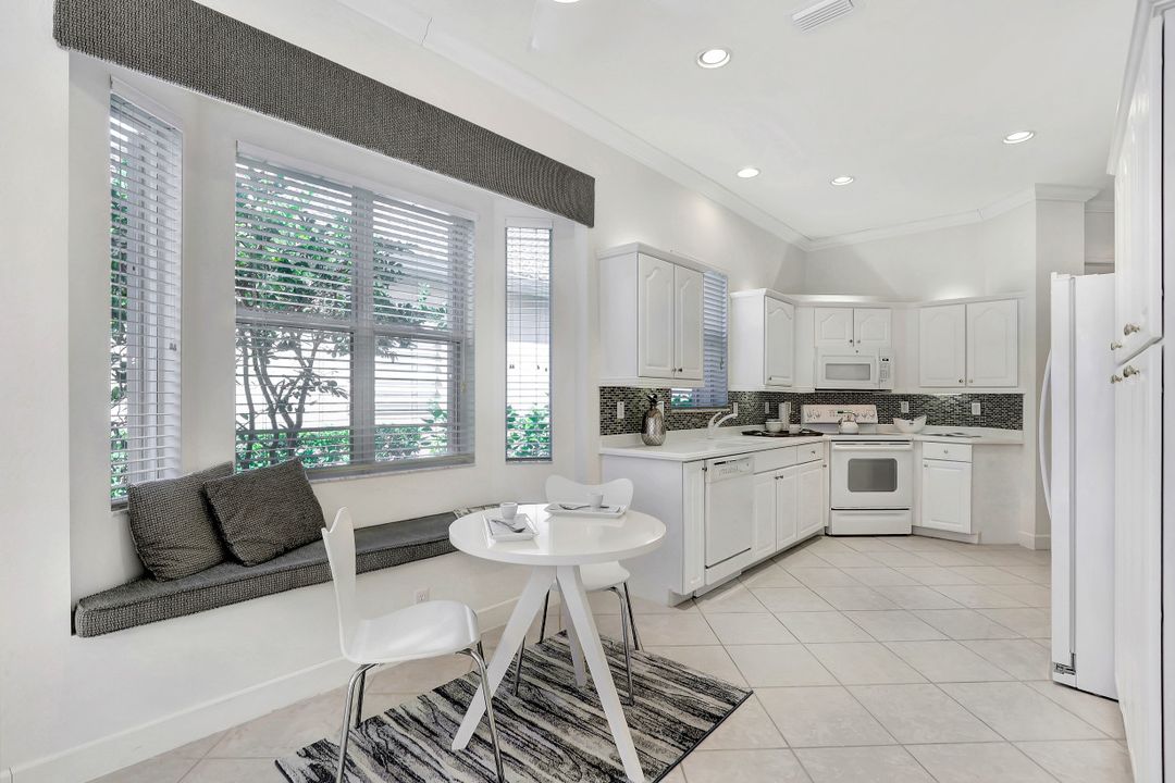 6474 Waverly Green Way, Naples, FL 34110