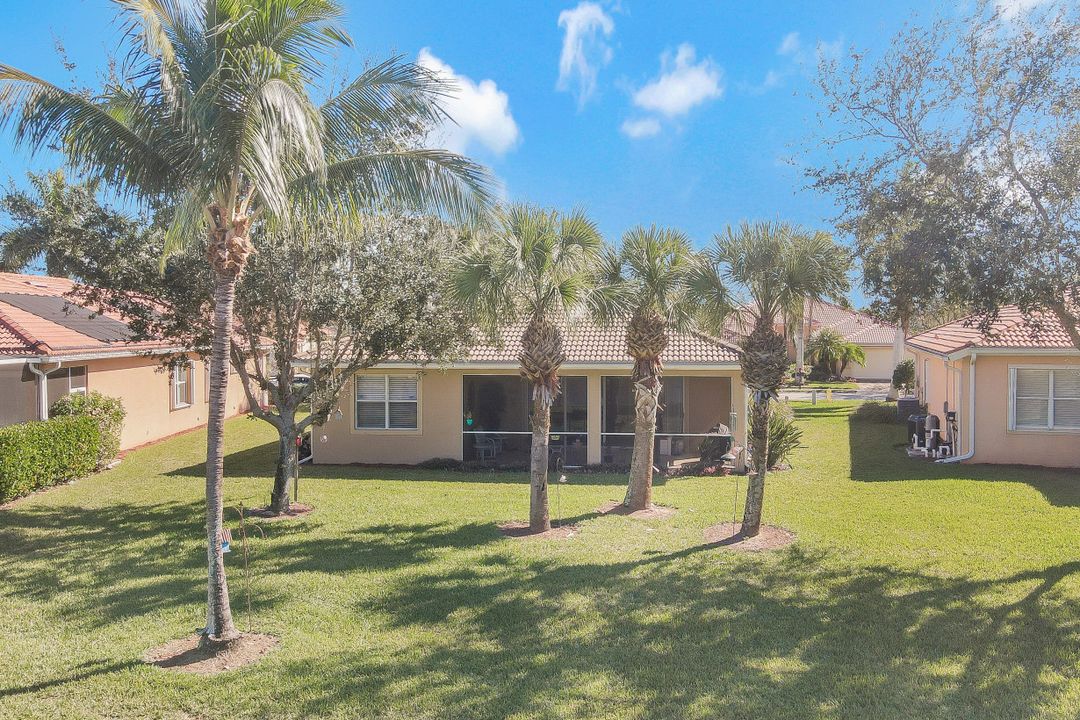 14281 Manchester Dr, Naples, FL 34114