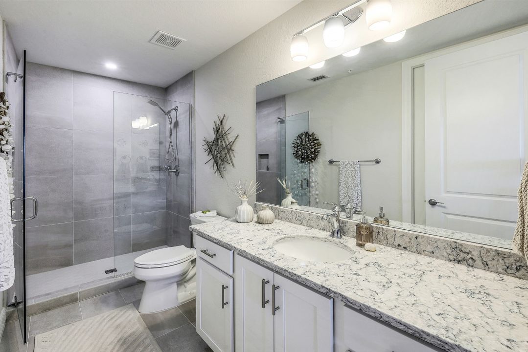 164 Indies Dr East #106, Naples, FL