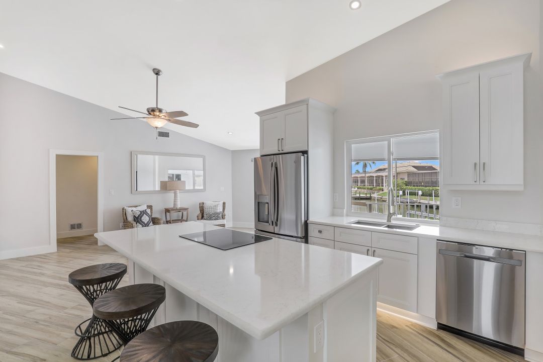 370 Cottage Ct, Marco Island, FL 34145