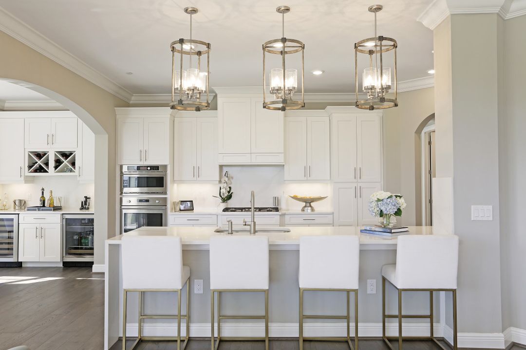 16379 Viansa Way, Naples, FL 34110