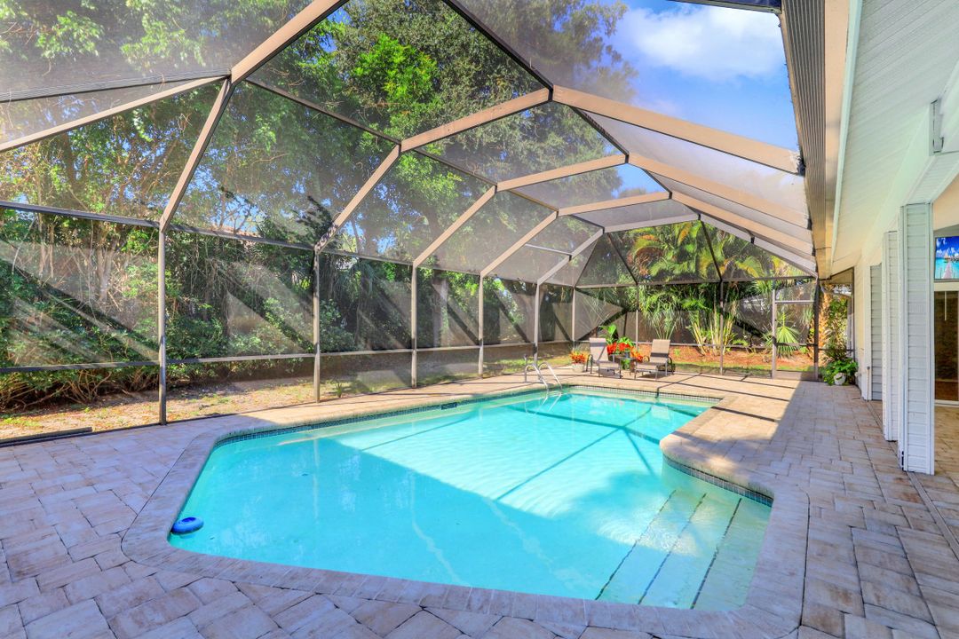 3781 Lakemont Dr, Bonita Springs, FL 34134