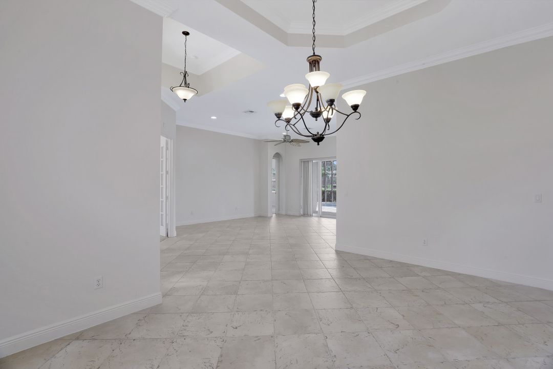 10196 Avonleigh Dr, Bonita Springs, FL 34135