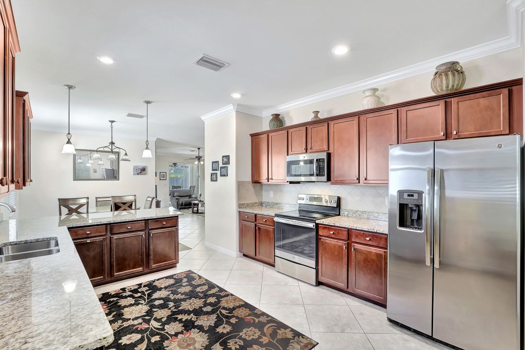 9577 Mirada Blvd, Fort Myers, FL 33908