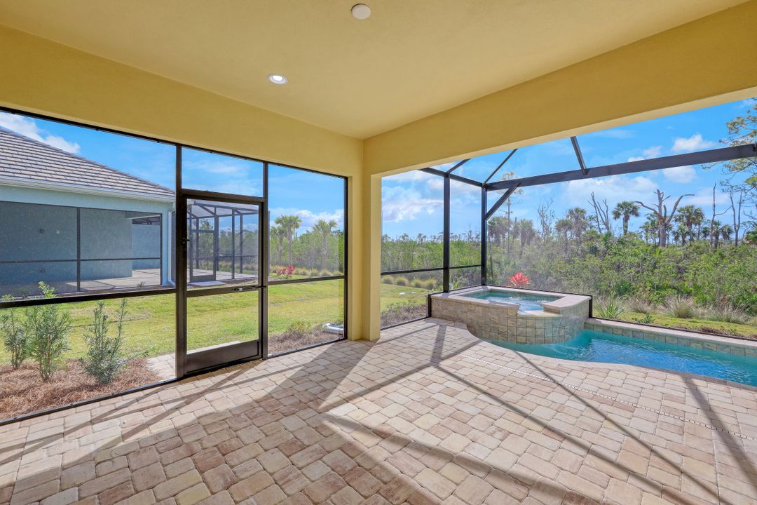 6435 Negril Isle Dr, Naples, FL 34113