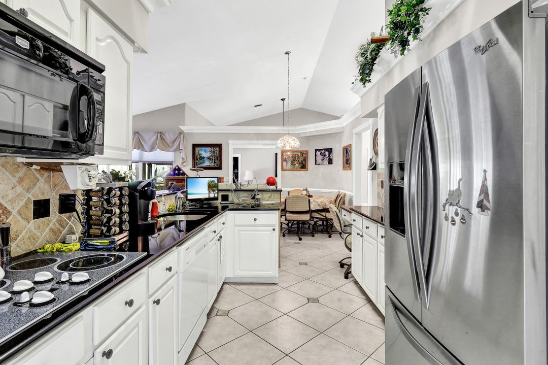 131 Plantation Cir, Naples, FL 34104