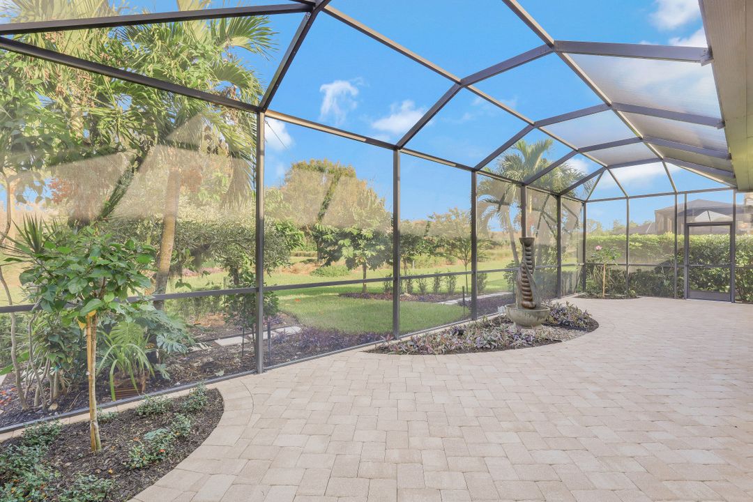 9090 Limestone Ln, Naples, FL 34120