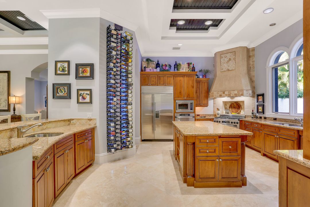 4642 Idylwood Ln, Naples, FL 34119