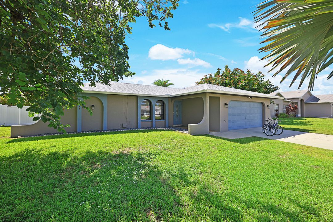 1909 SE 8th Ave, Cape Coral, FL 33990