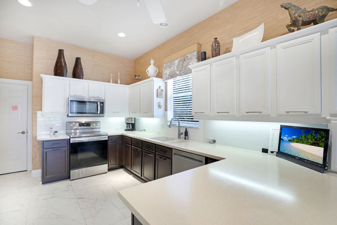 8586 Gleneagle Way, Naples, FL 34120