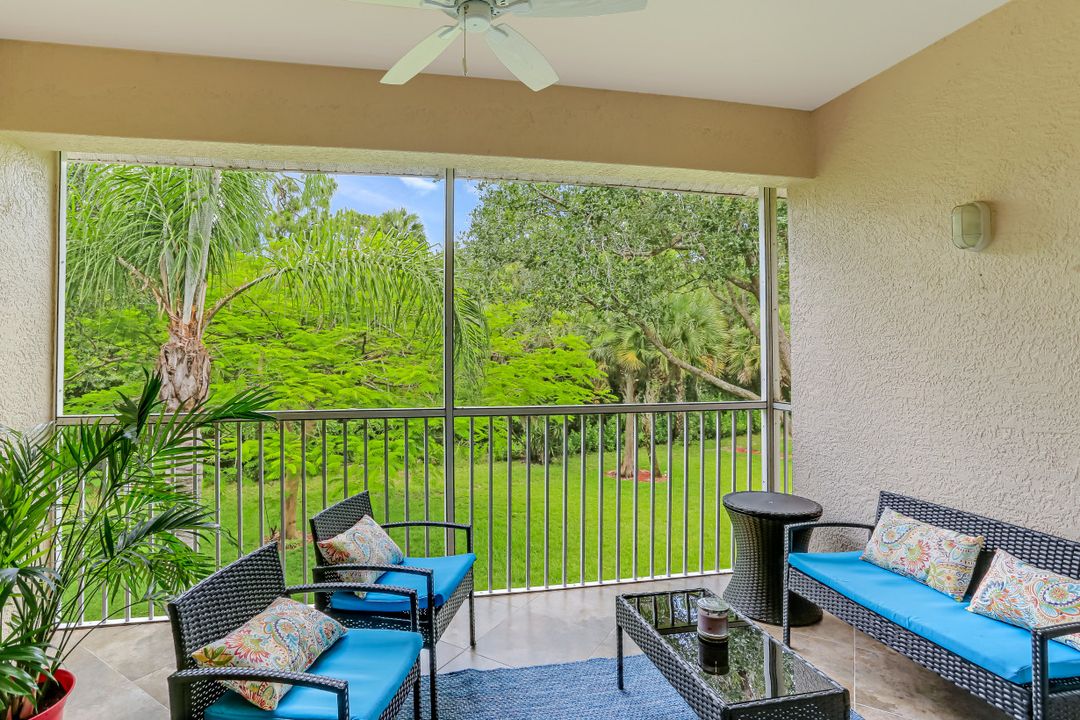 680 Luisa Ln #4, Naples, FL 34104