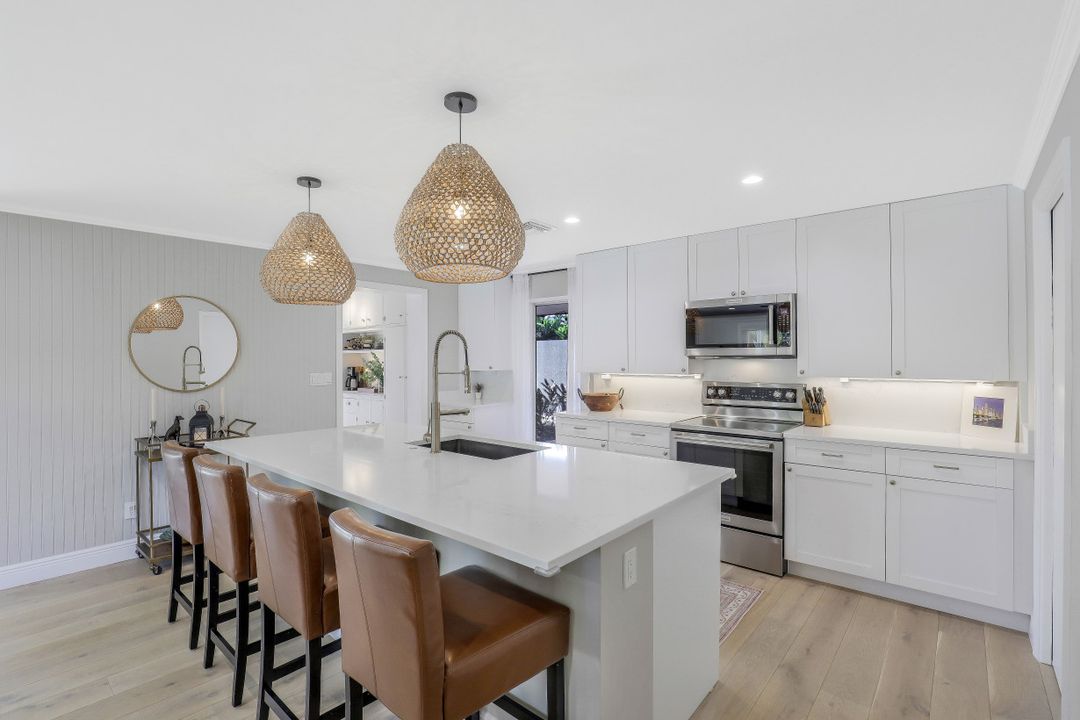 1091 22nd Ave N, Naples, FL 34103