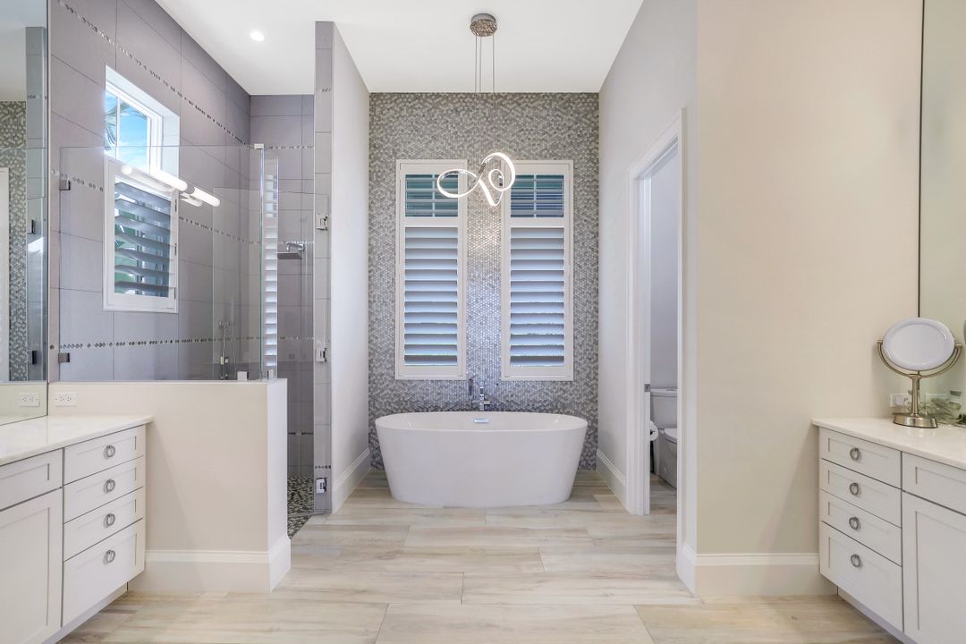 1061 Dana Ct, Marco Island, FL 34145