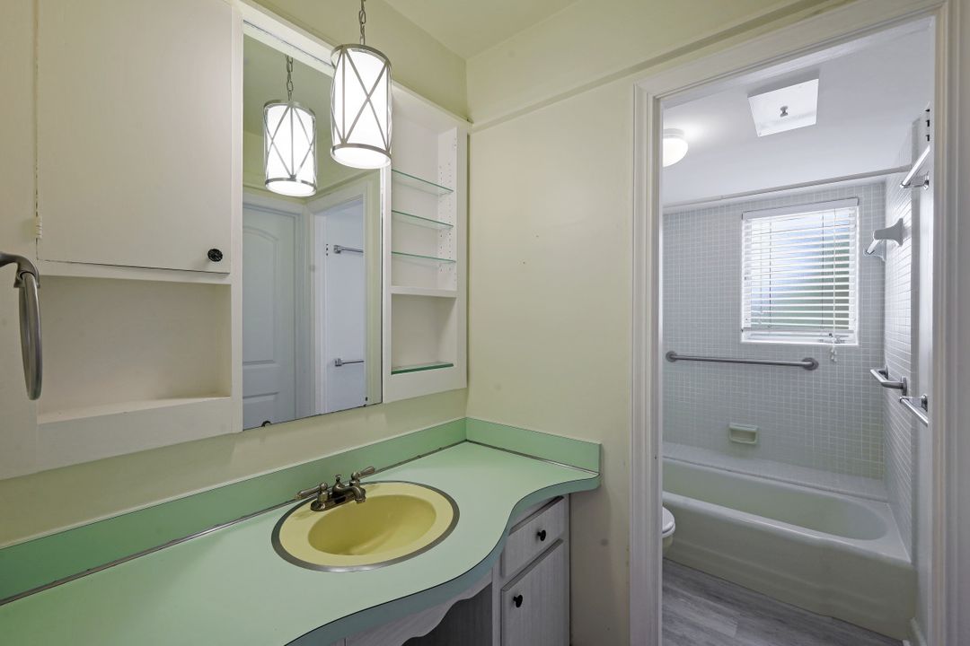 827 Chestnut Ct, Marco Island, FL 34145