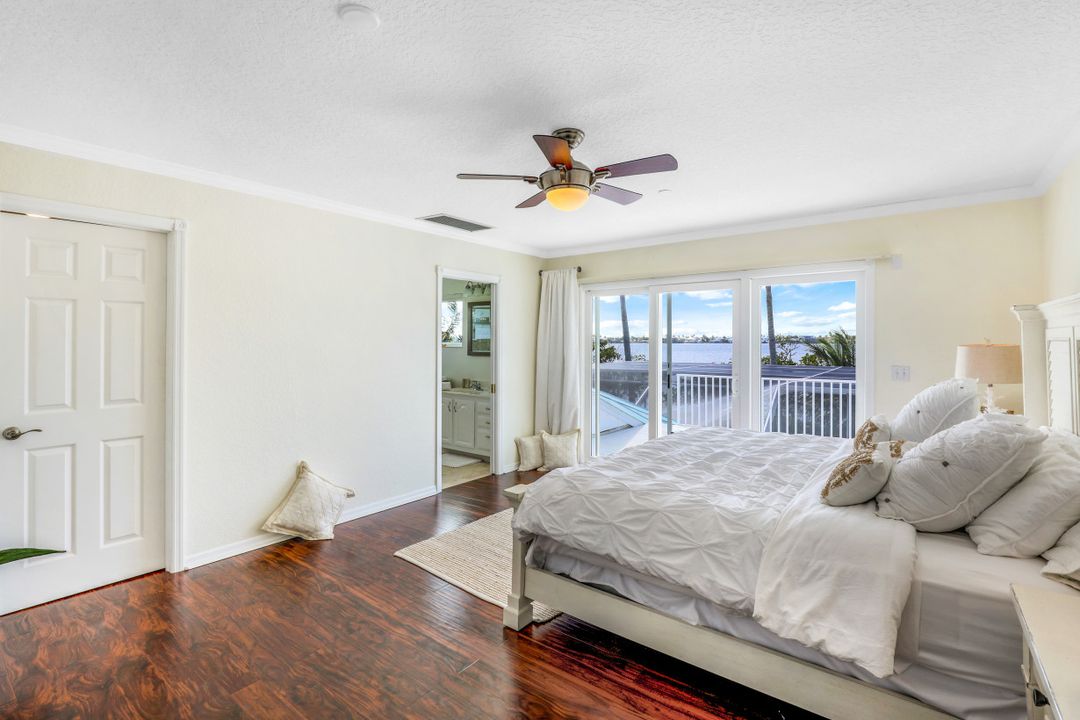 12201 Shoreview Dr, Matlacha, FL 33993