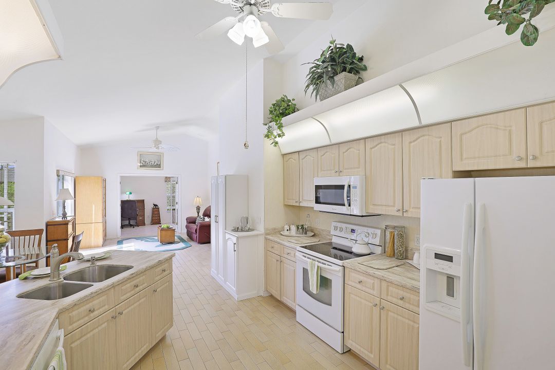 511 Ibis Way, Naples, FL 34110