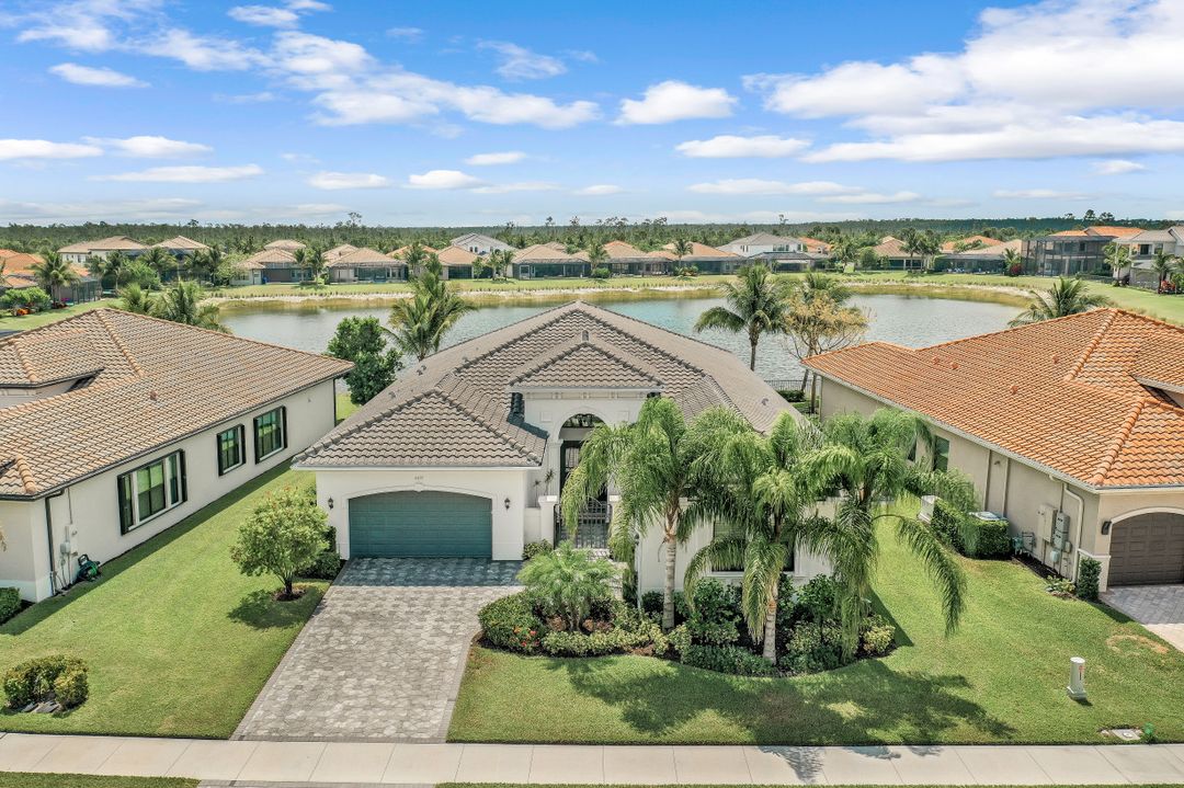 4477 Caldera Cir, Naples, FL 34119