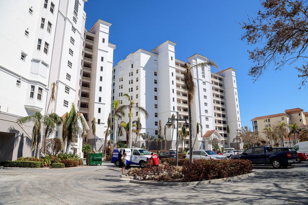 400 Flagship Dr, Naples, FL 34108