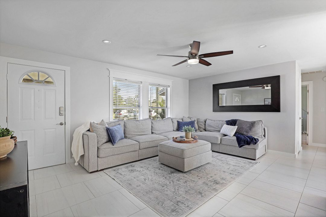 2680 Longboat Dr, Naples, FL 34104