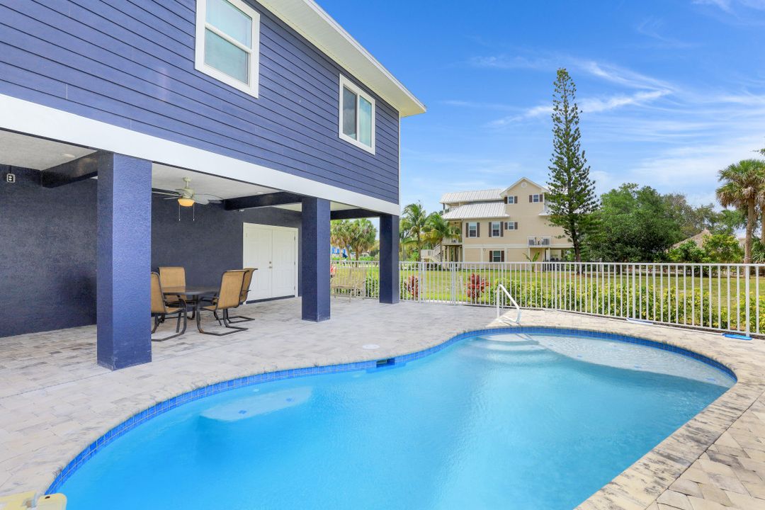 816 San Carlos Dr, Fort Myers Beach, FL 33931