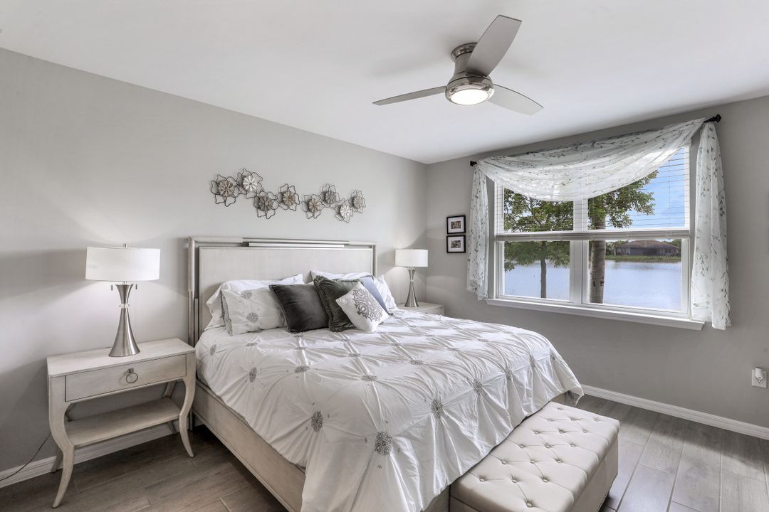 14708 Edgewater Cir, Naples, FL 34114