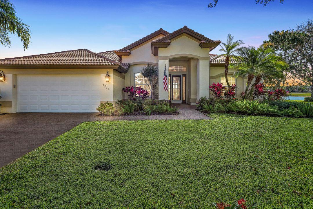 8979 Morgan Ct, Naples, FL 34113