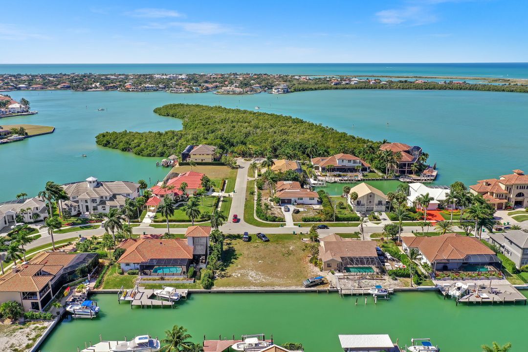 921 Giralda Ct, Marco Island, FL 34145