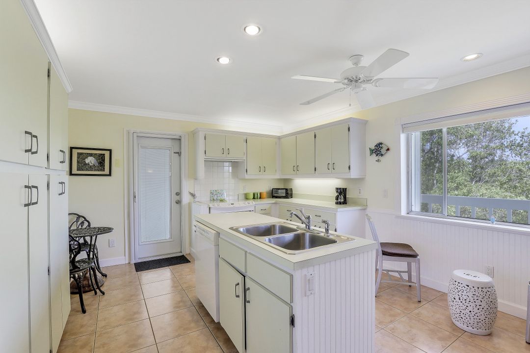 9455 Beverly Ln, Sanibel, FL 33957