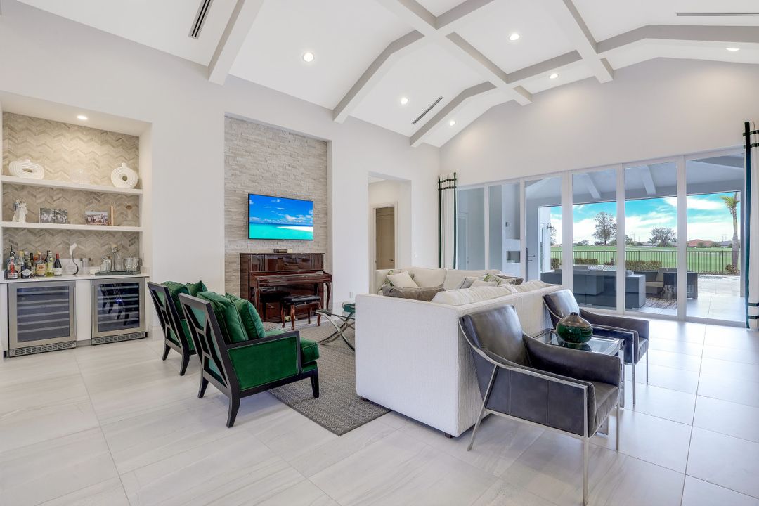 16373 Corsica Way, Naples, FL 34110